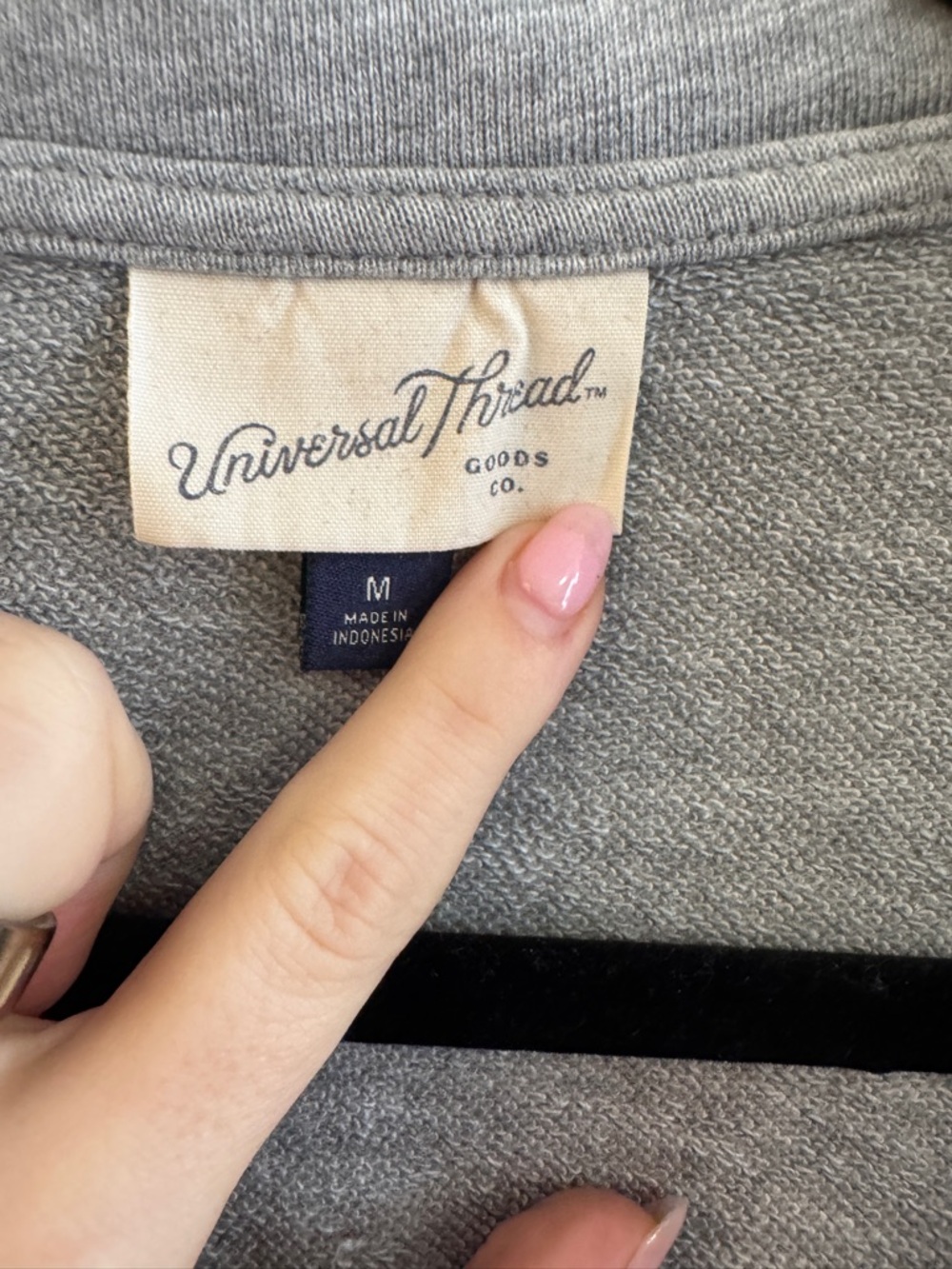 Universal Thread Heather Gray Collared V-Neck Crop Top - Picture 3 of 3